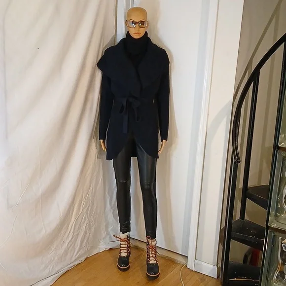 Stunning Marc Fisher Black Leather And 100% Shearling Booties - Picture 2 of 16